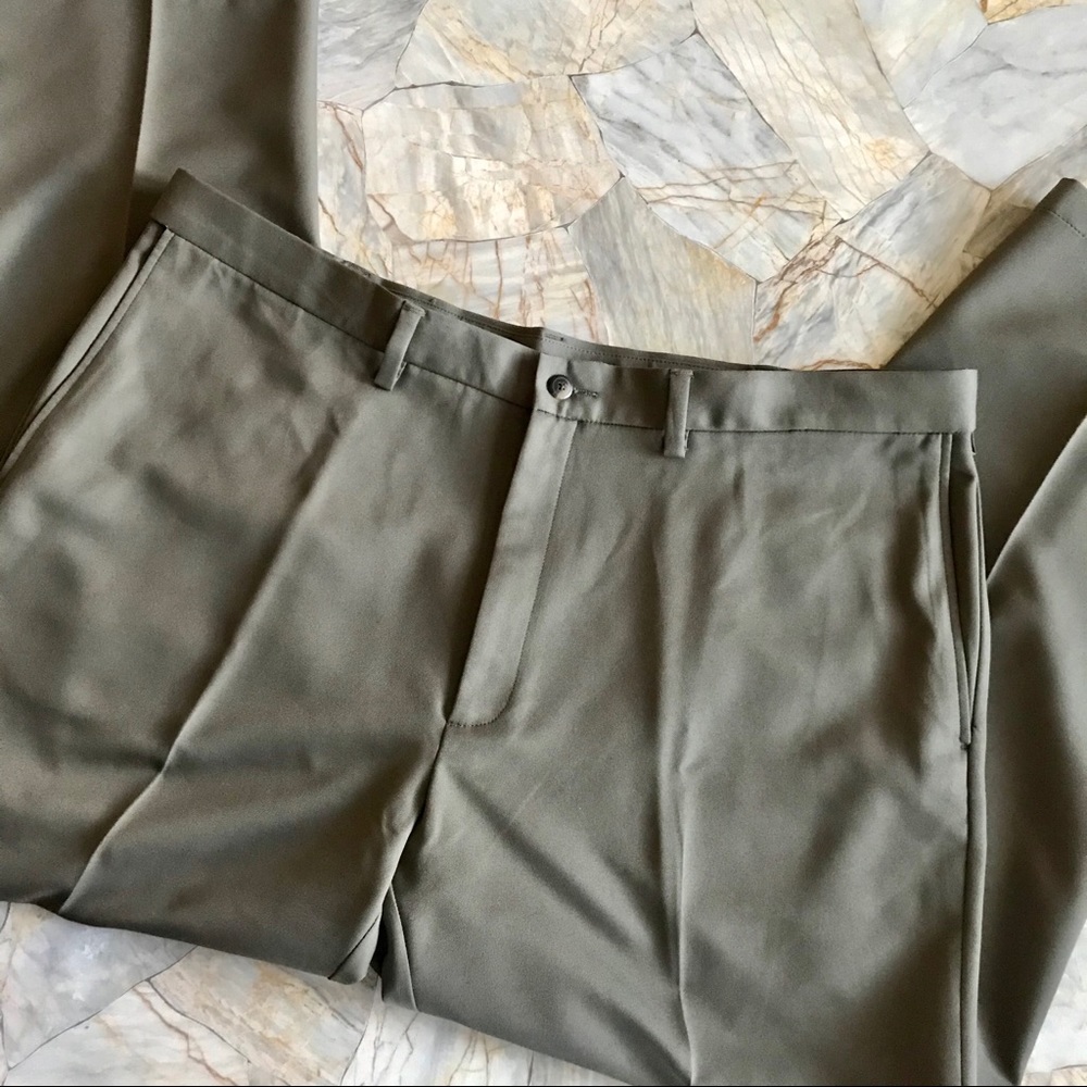 Haggar Men's Khaki Dress Pants EUC!